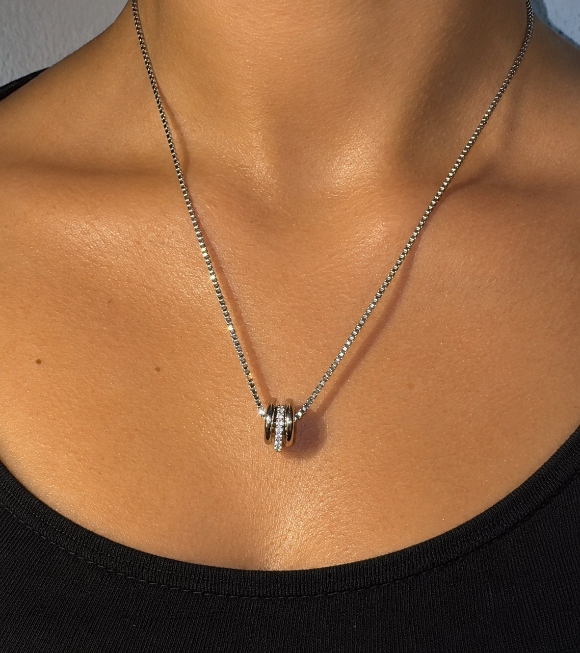 Collier Inaya porté