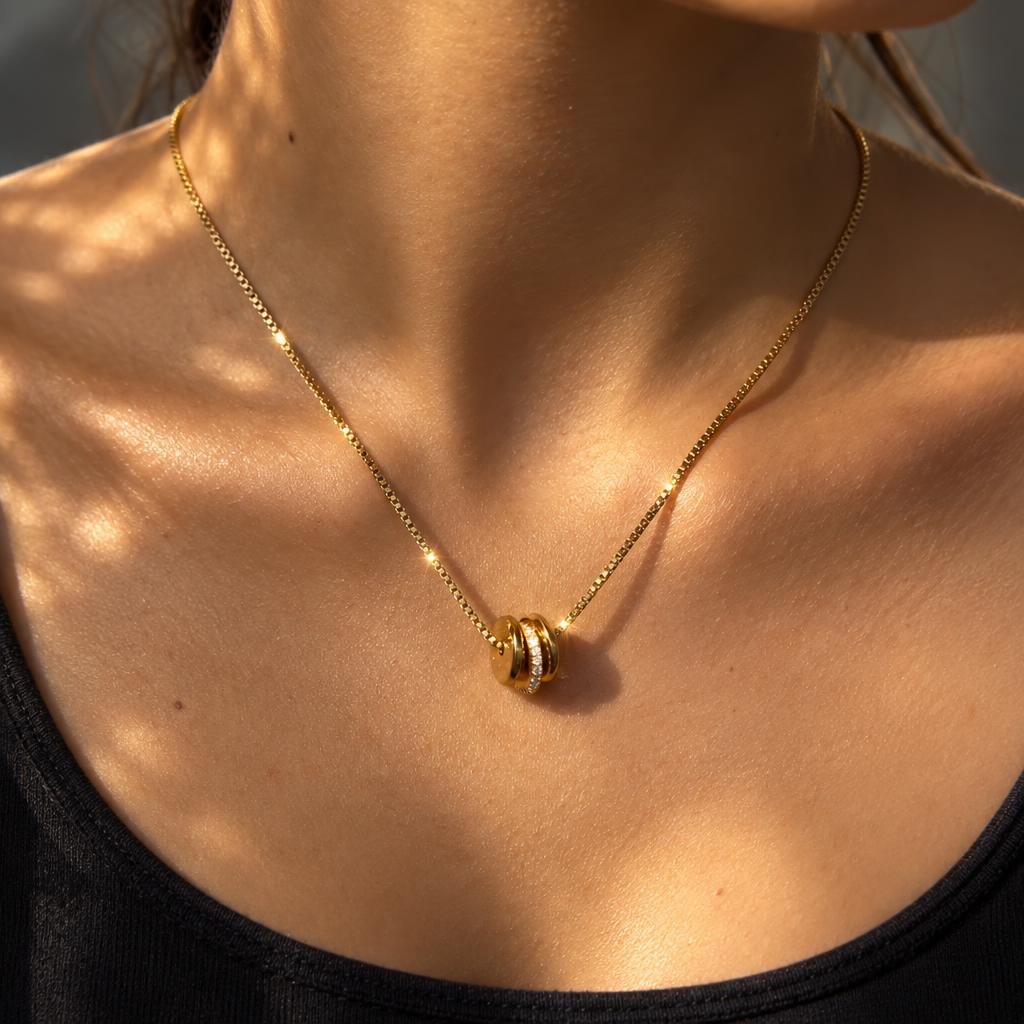 Collier Lia porté